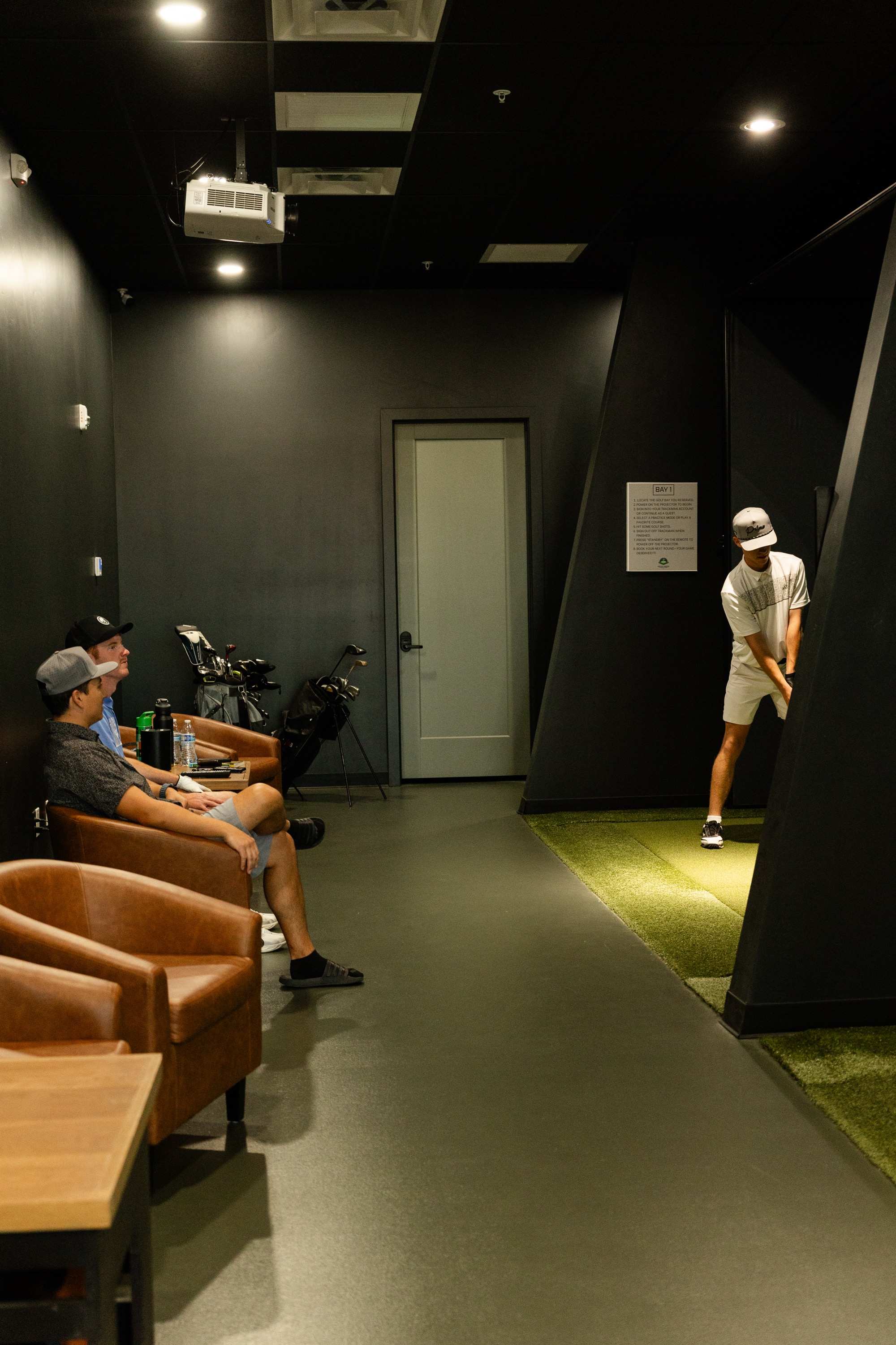 TrackMan simulator bay